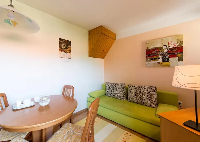 Jaka דירה דולנז'סקה טופליסה