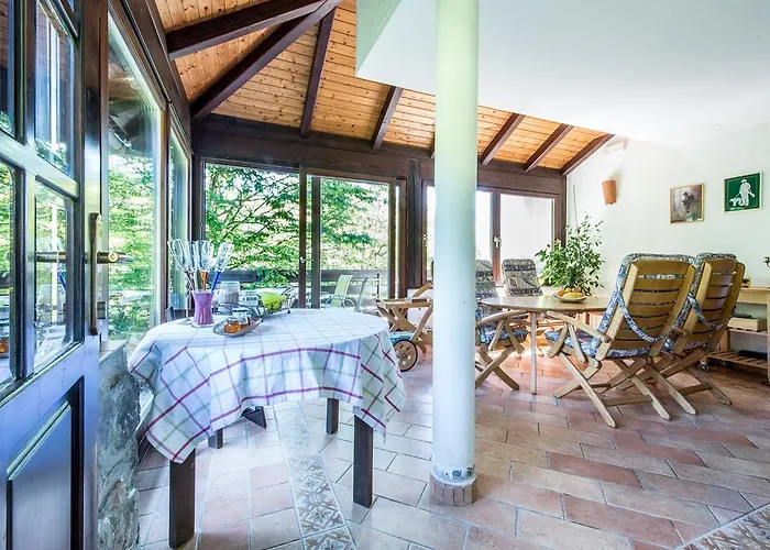 Jaka * דולנז'סקה טופליסה