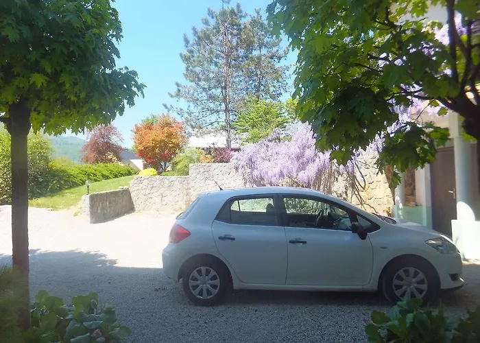 Jaka * דולנז'סקה טופליסה